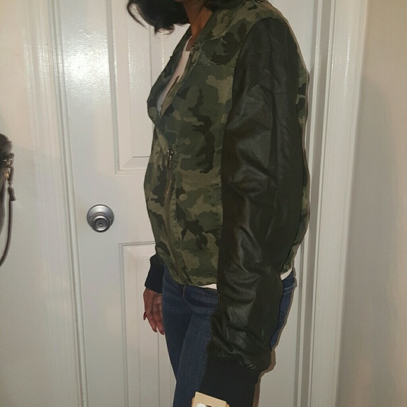 Levi's Cameo Jacket - Picture 4 of 8